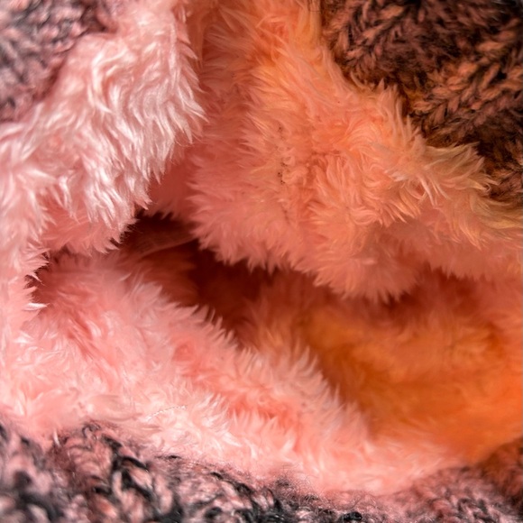 Women’s Beanie, Pom-Pom, Black & Pink, Jack And Missy One Size Fits All - Picture 5 of 5